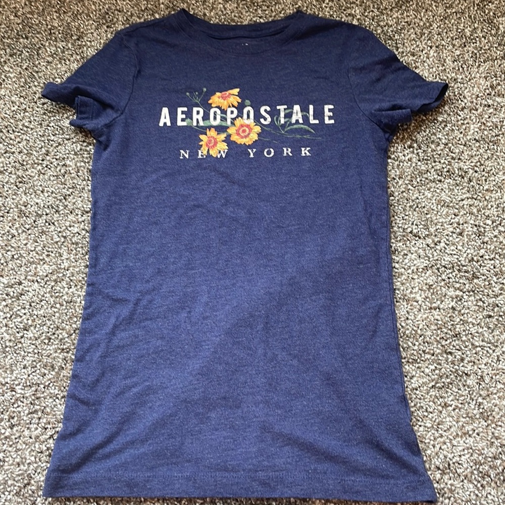 Small Aeropostale t-shirt